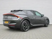 Kia EV6 Air 84 kWh | Stuur-/stoelverwarming | Camera | Cruise adapt. | Telefoonlader | Clima | Navi | 19' LM | LED | Apple Carplay/Android Auto |