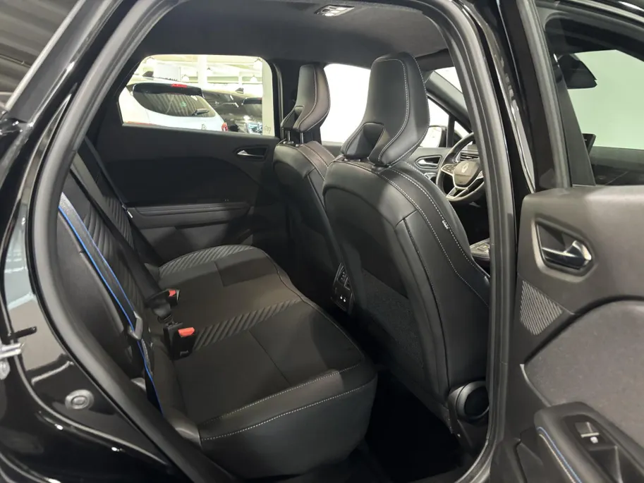 Renault Captur 160PK E-Tech Full Hybrid Esprit Alpine Automaat | DEMO | Sidebars | Adaptive Cruise Control | Camera | Digital Cockpit | Apple CarPlay/Android Auto | Climate Control | Parkeersensoren | Lichtmetalen Velgen |