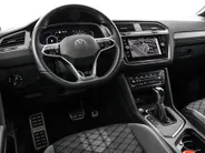 Volkswagen Tiguan 1.4 TSI 245pk DSG eHybrid R-Line Business · Apple/Android Car Play · Wegklapbare Trekhaak · Alarm · Dodehoek Detectie · Stoel-& Stuurverwarming · 19'' Inch ·