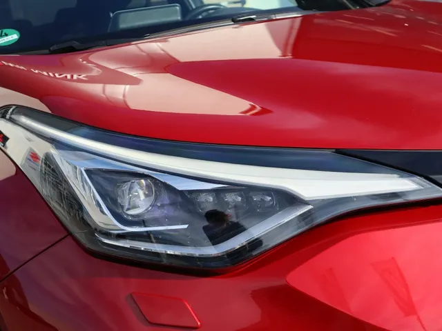 Toyota C-HR 1.8 Hybrid Style Bi-tone | Stuur en stoelverwarming | Blindspot | Trekhaak
