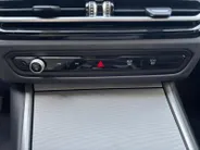 BMW 3 Serie Touring 320e | Leder |  Dealer onderhouden | Blackpack | Virtual cockpit | Camera |