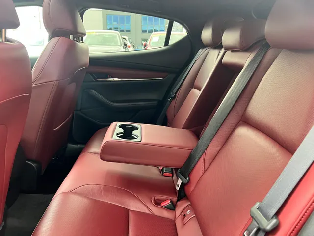 Mazda 3 2.0 e-SkyActiv-X M Hybrid 186 Luxury AUTOMAAT | SUNROOF | AERO PACK | LEDER | Bose AUDIO | APPLE CARPLAY/ANDROID AUTO | A.CAMERA | NED. AUTO |