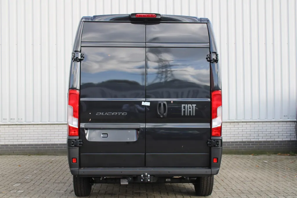 Fiat Ducato 2.2 MultiJet 140 PK S&S L2H2 3.3t | 140 pk | Airco | Zijschuifdeur links | Trekhaak | Techno pakket | Worksite light |