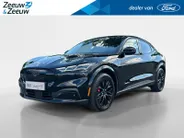 Ford Mustang Mach-E Extended Premium RWD 88 kWh | Uit Voorraad Leverbaar | Prijs Inclusief 2000 Euro Ford Voordeel | 600km WLTP Rijbereik | 19' Lichtmetalen Velgen | Elektrisch Bedienbare Achterklep met Sensor Besturing