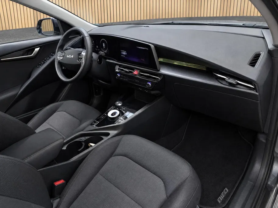 Kia Niro EV DynamicLine 64.8 kWh 100% SOH | Navigatie | Climate control | ACC | Achteruitrijcamera |