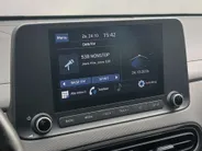 Hyundai Kona Automaat Comfort+ / Navigatie via Carplay / Stoel en stuurverwarming! /