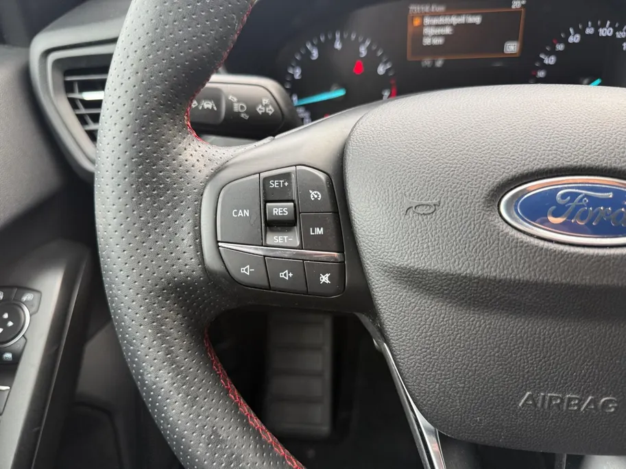 Ford Focus Wagon 1.0 EcoBoost ST Line Business | Trekhaak | Winterpack | B&O Audio | 18' inch velgen | Parkeersensoren | Keyless Entry |