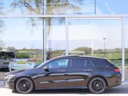 Mercedes-Benz CLA Shooting Brake 180 Business Solution AMG | Panoramadak | Dodehoekassistent | Memory Seats | HUD | Burmester | LED | 360 camera | Automaat