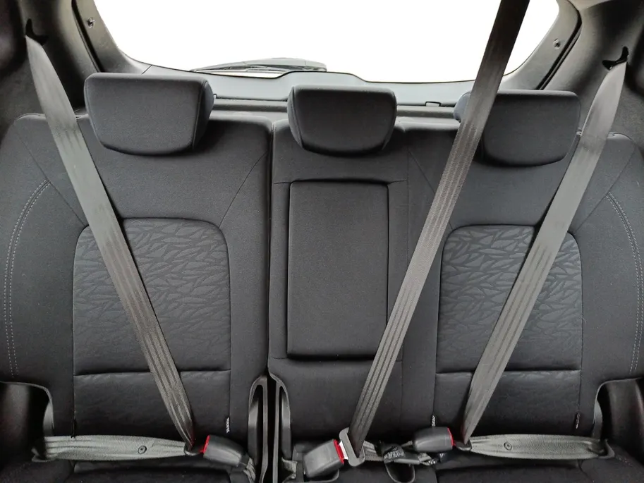 Hyundai ix20 1.4i Go! | Navigatie | Parkeercamera | Airco |