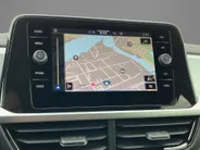 Volkswagen T-Roc 1.0 TSI 81KW/110PK Life Navigatie · Apple/Android Car Play · Camera + Parkeersensoren ·