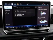 Volkswagen Tiguan 1.5 eHybrid 272pk DSG R-Line Edition · Panoramadak · Inklap. Trekhaak · 360 Camera · Leder Varenna · Matrix LED · Head-Up Display · Harman Kardon Sound · Garantie t/m 16-09-2030 of 100.000km