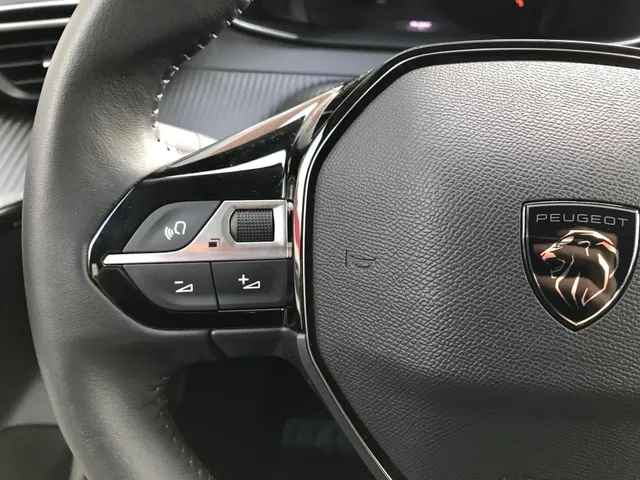 Peugeot 208 Allure PureTech 100pk