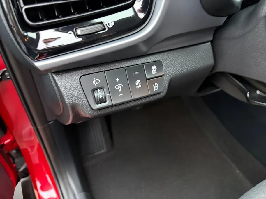Kia Stonic 1.0 T-GDi MHEV DynamicLine | Achteruitrijcamera | Parkeersensoren achter | Apple/Android Carplay | Climate control | Cruise control | LMV