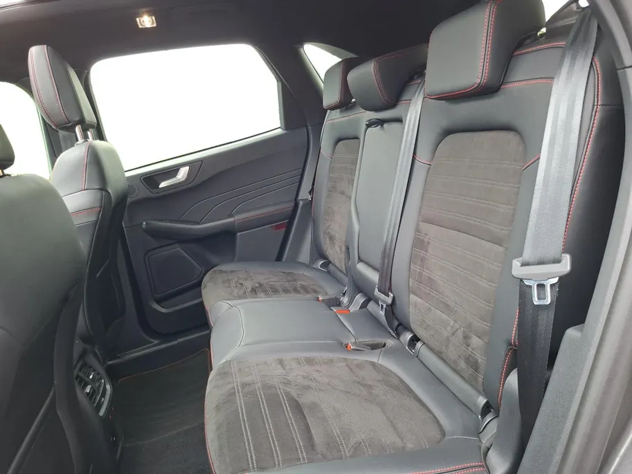Ford Kuga 2.5 PHEV ST-Line X Black Pack | NL-Auto | 1e Eigenaar | SOH 97% | Dealer onderhouden | Panoramadak | Winterpack | Black Pack | AGR | 20' Lichtmetaal | Adaptive Cruisecontrol | Dodehoekdetectie | B&O Audio | El. Achterklep | El. Trekhaak