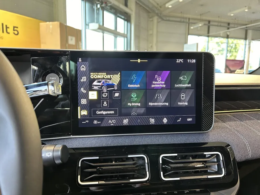 Renault 5 Comfort Range Techno | NU met €1.800,- Zeeuw & Zeeuw voorraadkorting en met GRATIS 5 jaar fabrieksgarantie tot 160.000km | PACK WINTER | V2G ready | Auto van het Jaar 2025 | Te financieren tegen 2,9% rente |