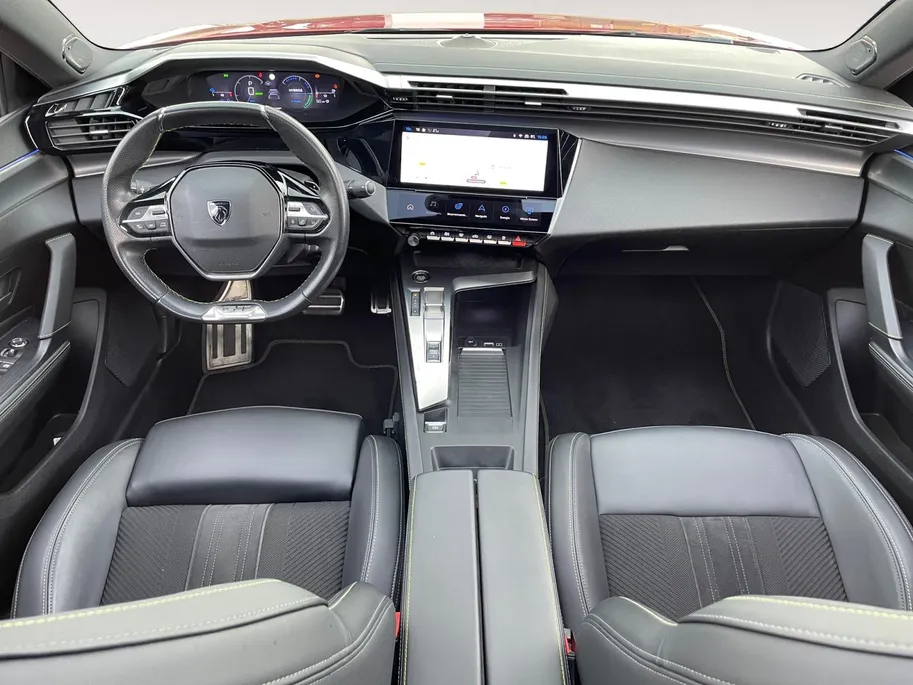 Peugeot 408 1.6 HYbrid GT 225 EAT8 First Edition *Navi*360Camera*Schuif/kanteldak*Trekhaak*Focal Audio*Adapt. Cruise Control* Memory stoel*Elekt. achterklep*Zeer nette auto!