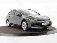 Volkswagen Golf variant Life Edition 1.5 eTSI 116 pk 7 versn. DSG · Achteruitrijcamera · draadloze telefoonlader · Trekhaak inklapbaar, met elektrische ontgrendeling ·