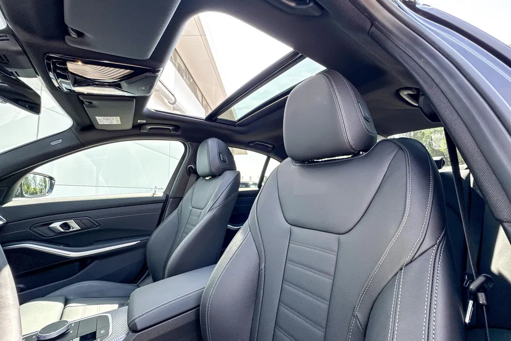 BMW 3 Serie Sedan 318i M-Sport