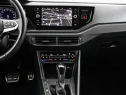 Volkswagen Polo 1.0 TSI 95pk DSG R-Line · Camera · Matrix LED · ACC · Stoelverwarming · Apple/Android Car Play · Sfeerverlichting · Verkeersbord Detectie ·