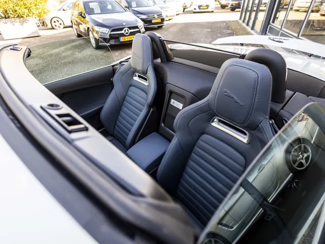 Jaguar F-TYPE P575 AWD R 75