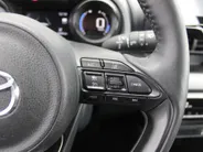 Mazda 2 Hybrid 1.5 Agile | Comfort pakket | 15' LM | Stuur/-stoelverwarming | Carplay | Cruise adapt. |