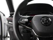 Škoda Octavia Combi 1.4 TSI iV PHEV 245pk DSG RS · Inklapbare Trekhaak · Head-Up Display · Matrix LED · Stoelverwarming · ACC · Keyless ·