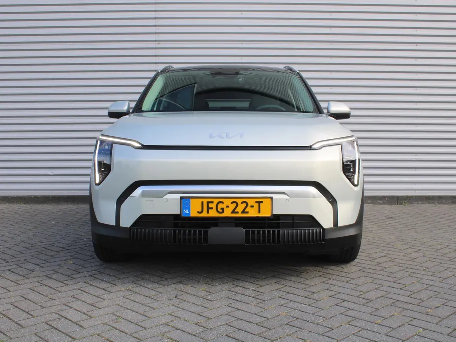 Kia EV3 Plus Advanced 81.4 kWh | Stuur/stoelverwarming | Schuifdak | Camera | Elek. stoelverstelling | 19' LM | Dodehoek detectie | Clima | LED |