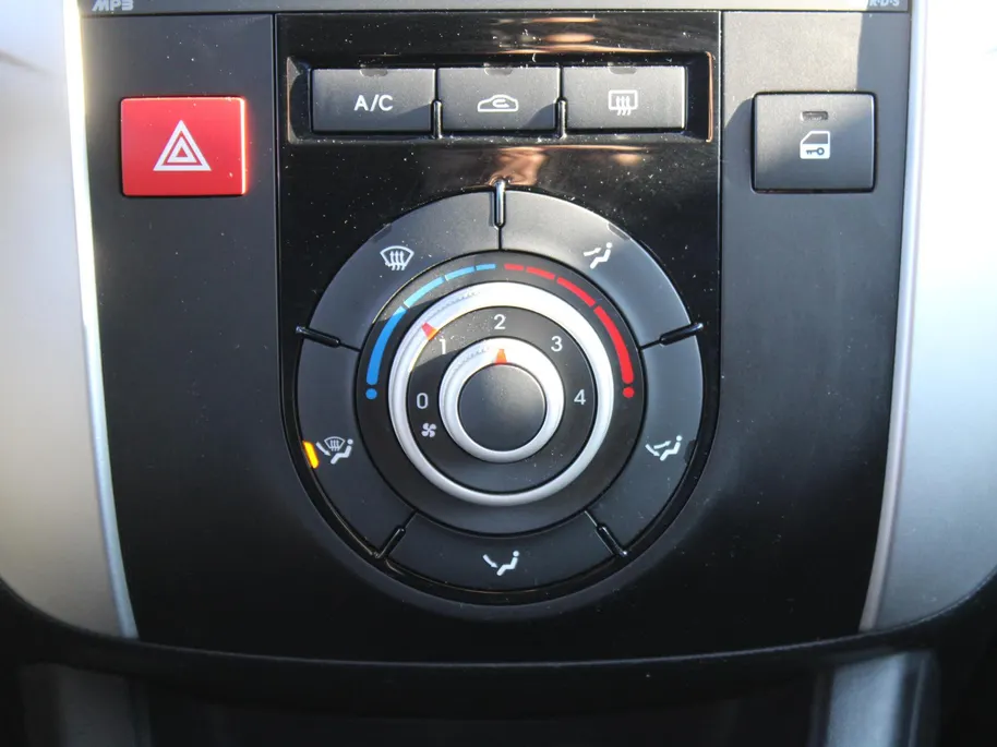 Kia Venga 1.6 CVVT 20th Anniversary | Airco | Navi | Cruise | Camera | 16' LM | All season banden | Dealeronderhouden |