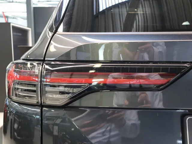Mitsubishi Outlander 2.4 PHEV Black Edition | Stoel Massage | Schuif/Kantel Dak