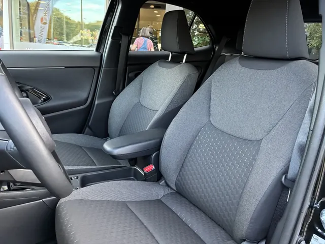 Toyota Yaris Cross 1.5 Hybr 115 Dynamic | stuur/stoelverwarm. | pdc v/a |