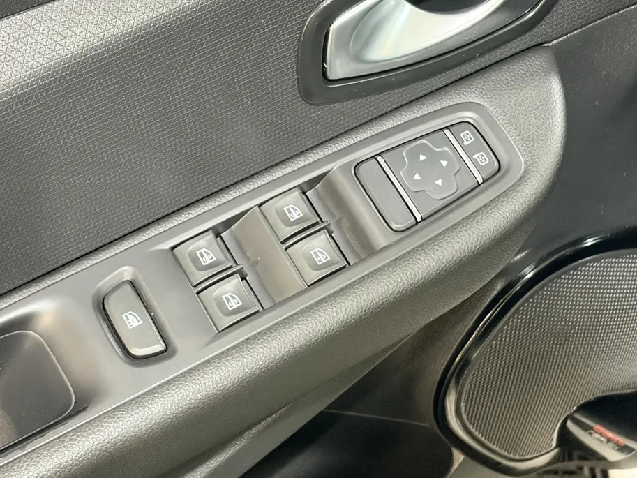 Renault Clio 90PK TCe Limited | Camera | Airco | Cruise Control | Lichtmetalen Velgen | Bluetooth | Keyless Entry | Elektrische Ramen & Spiegels | Parkeersensoren | Armsteun |