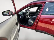 Toyota Corolla Cross 2.0 High Power Hybrid Launch Edition | PANO DAK | LEDER | NAVI | 360 CAMERA | NL-AUTO | STUUR & STOELVERWARMING | ETC...
