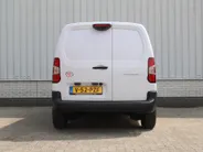 Toyota ProAce CITY 1.5 D-4D L1 Professional | Automaat | 3-zits | Clima | Navi | Camera | Cruise | Dodehoek detectie | Stoel- en stuurverwarming | Digitale binnenspiegel |