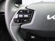 Kia EV6 Edition Advanced 77.4 kWh | Stuur-/stoelverwarming | BTW | Camera | Cruise adapt. | Elektr. achterklep + stoelbediening | 20' LM | 17% bijtelling |