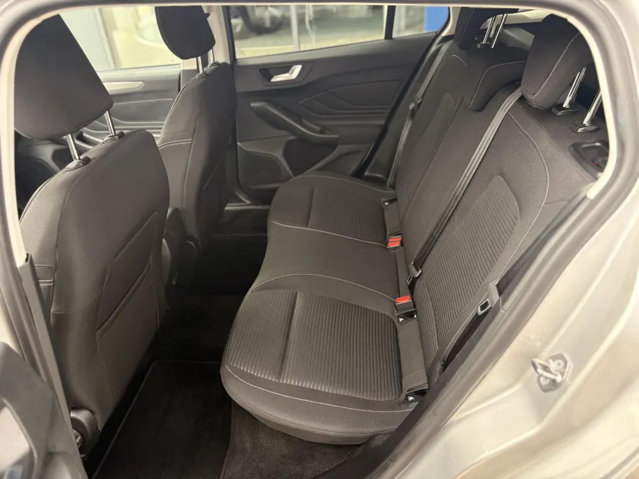 Ford Focus Wagon 1.0 EcoBoost Hybrid Titanium I WINTER PACK I CRUISE CONTROL I PARKEERSENSOREN VOOR & ACHTER I RESERVE WIEL I