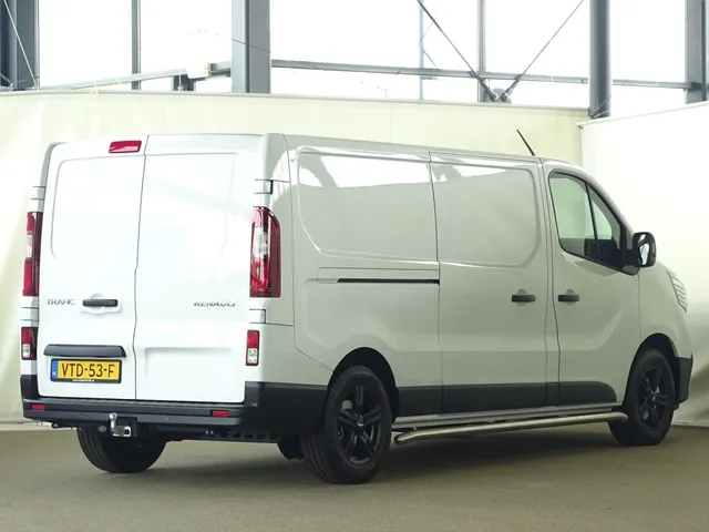 Renault Trafic 2.0 dCi 150PK T30 L2H1Comf | LM Velgen | Sidebars