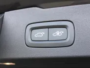 Volvo V60 2.0 T6 Plug-in hybrid AWD Plus Dark | Nappaleder | Trekhaak | HK audio | Schuifdak | Stuur-/stoelverwarming | Adap. Cruise | Dodehoek detectie | Geheugenstoelen | 360 Camera |