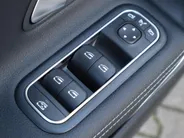 Mercedes-Benz A-Klasse 250 e Business Solution Luxury Limited l Panoramadak l Stoelverwarming l Ambiente lichtpakket