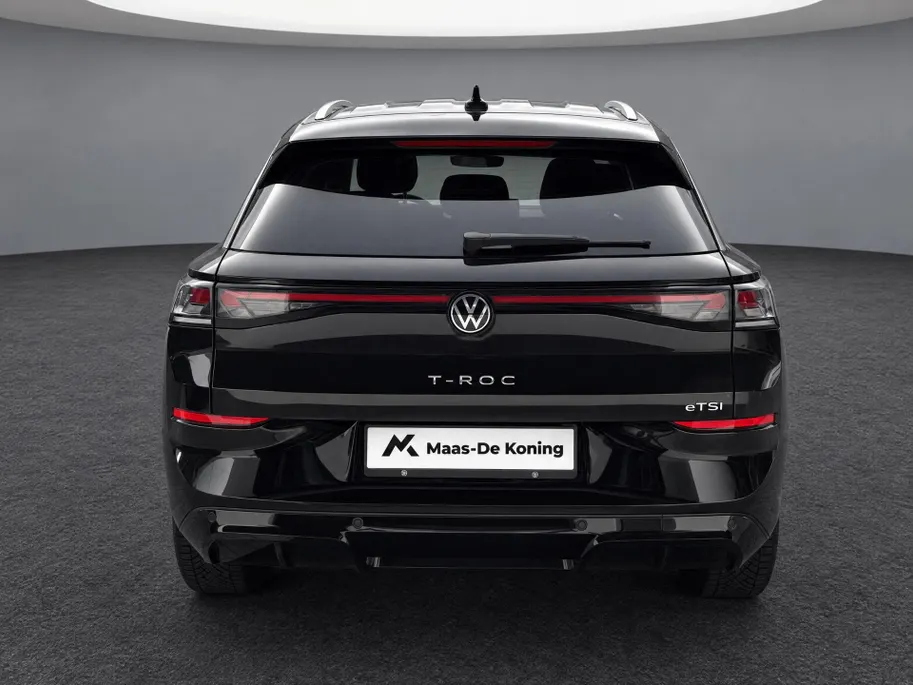 Volkswagen T-Roc 1.5 eTsi 150pk DSG R-Line First Edition · Camera · Apple/Android Car Play · Stoelverwarming · Alarm · Elek. Achterklep · P-Sensoren · IQ.Light · Garantie t/m 12-01-2028