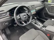 Škoda Superb Combi 1.4TSI 160kW/218PK iV Sportline DSG · Panoramadak · Trekhaak · 360°Camera + Parkeersensoren · Apple/Android Car Play ·