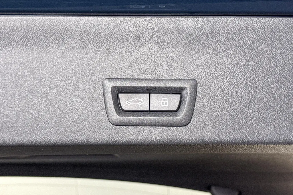 BMW iX3 50 xDrive 113 kWh