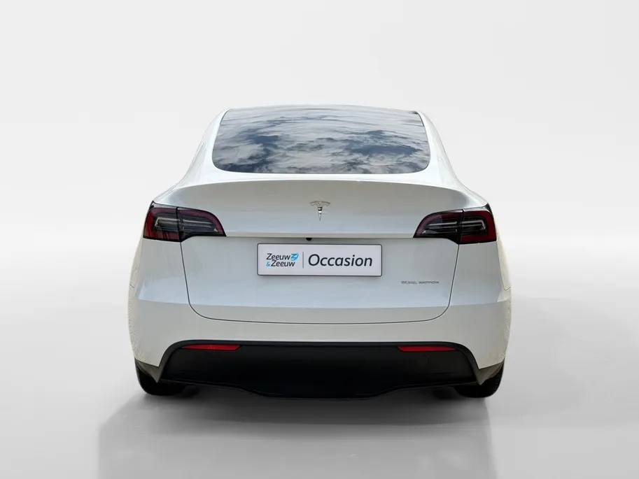 Tesla Model Y 351PK Long Range AWD 75 kWh Automaat | 1e eigenaar | Panoramadak | Basic Autopilot | 360 Camera | Stoelverwarming | Leder | Elektrische Achterklep | Elektrische Stoelen | Full LED |