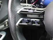 Mercedes-Benz GLC 300e 4MATIC AMG Line | 360 Camera | Schuifdak | Cruise adapt. | 20' LM | HUD | Treeplanken | Dodehoek detectie | Stoelverwarming + geheugen | BTW auto |