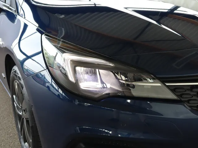 Opel Astra Sports Tourer 1.2 Design & Tech | Camera