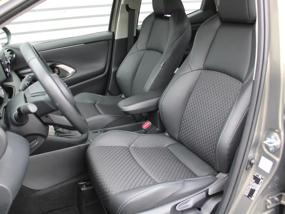 Mazda 2 Hybrid 1.5 Agile | Comfort pakket | Trekhaak | CarPlay | Camera | Stuur-/stoelverwarming | Cruise adapt. | 15' LM |