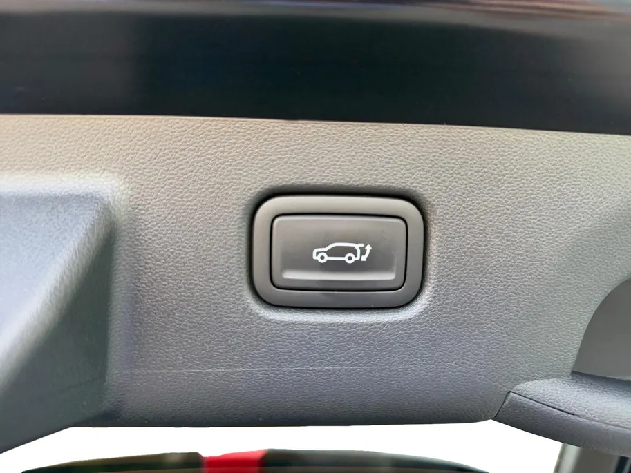 Hyundai Kona Electric N Line Sky 64.8 kWh | Navigatie| Schuif-kantel dak| Head up display| Stoelverwarming/koeling| 360 graden camera|