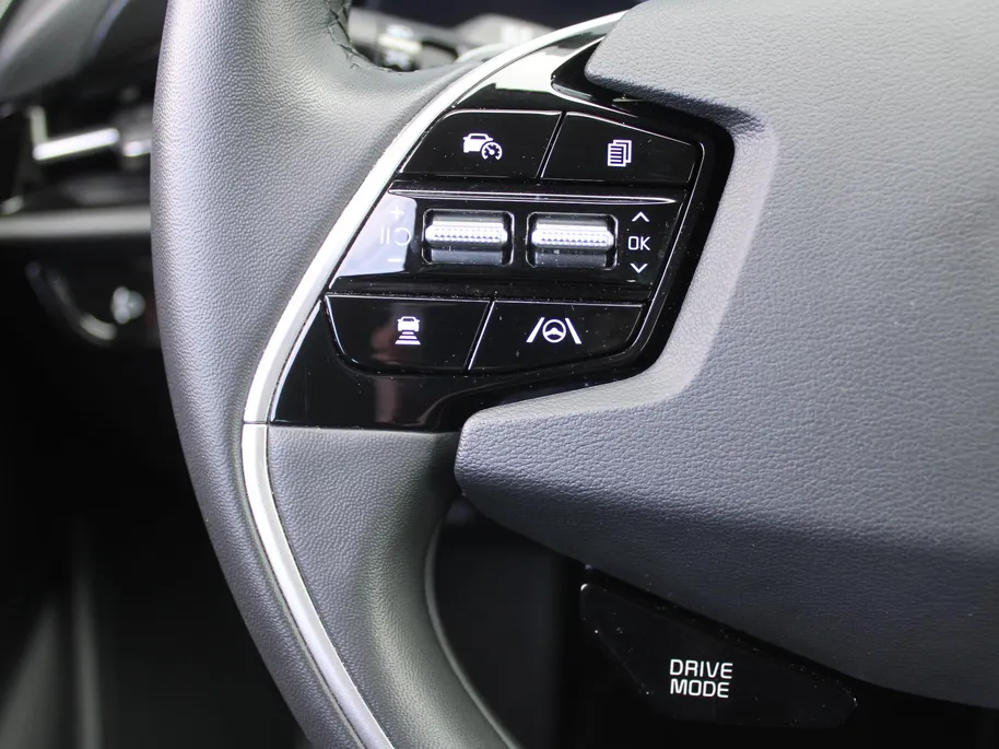 Kia Niro EV DynamicLine 64.8 kWh | Trekhaak | Camera | Clima | Cruise adapt. | Navi | 17' LM | Keyless | Apple Carplay/Android Auto |