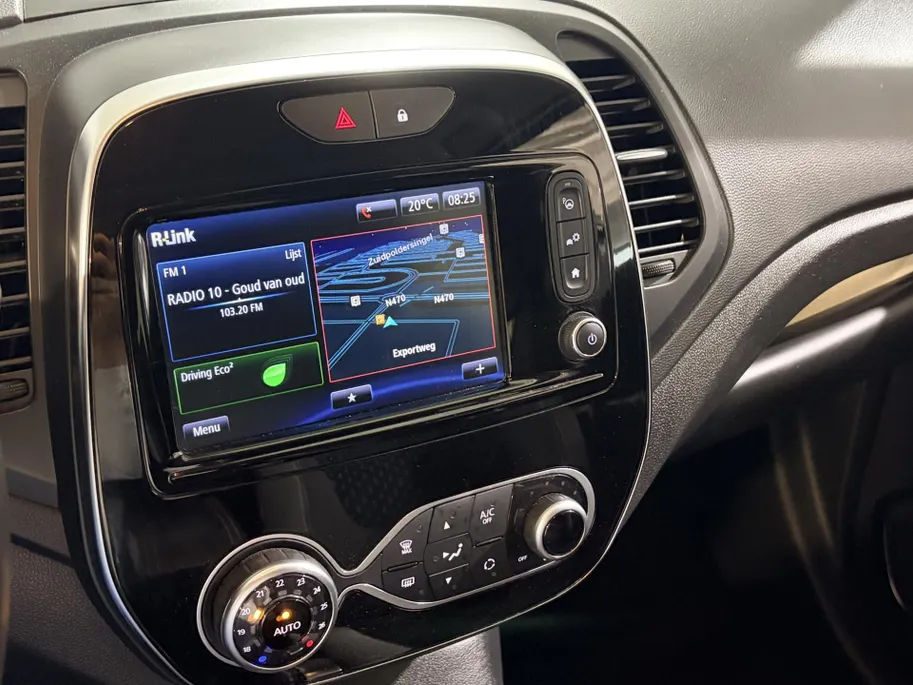 Renault Captur 150PK TCe Intens Automaat | 1ste Eigenaar | Trekhaak | 1200kg Trekgewicht | Cruise Control | Climate Control | Navigatie | Camera | Parkeersensoren | Licht & Regen Sensor | Armsteun |