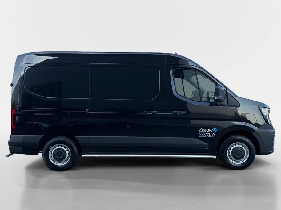Renault Master E-Tech T35 L2H2 Advance Long Range 87 kWh Automaat | DEMO | Trekhaak | RVS Side & Backbar | Laadruimte Betimmering | Navi | Camera | Apple CarPlay/Android Auto | Full LED | Climate Control | Parkeersensoren |