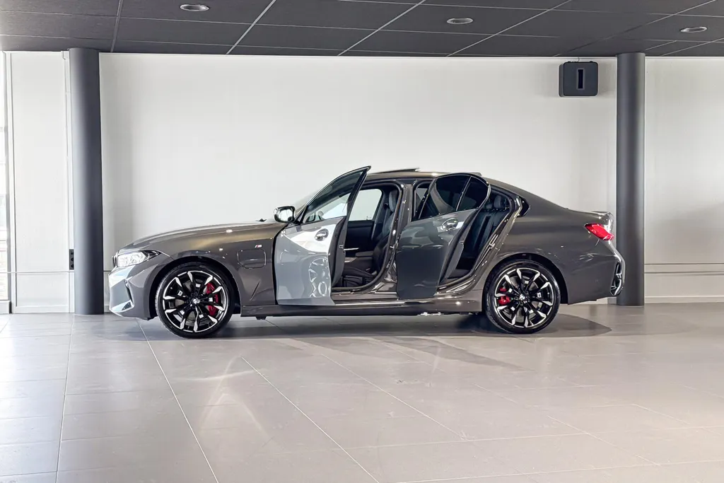 BMW 3 Serie Sedan 330e M Sport Edition